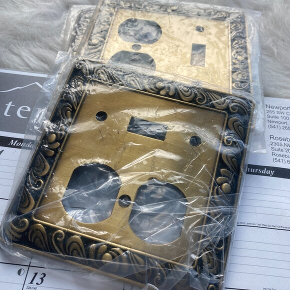 Set of 4 Franklin Brass Paisley Collection Single Switch and Duplex Wall Plate - Picture 3 of 9